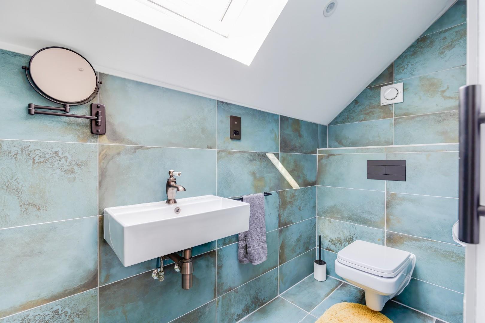Warren Farm, Pendoylan, Nr Cowbridge, Vale of Glamorgan, CF71 7UJ